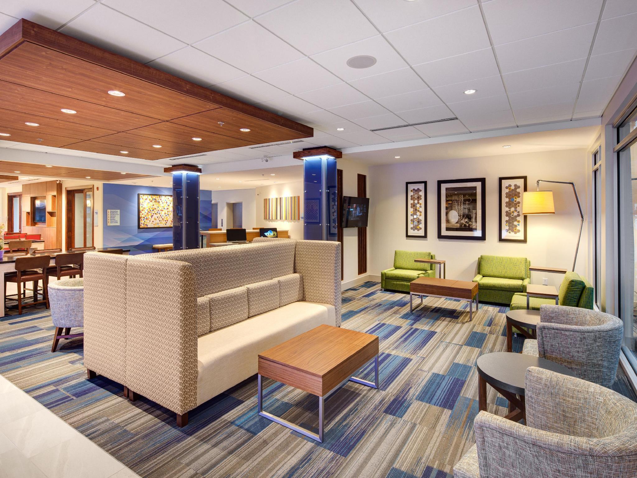 Holiday Inn Express & Suites Terrace By Ihg Εξωτερικό φωτογραφία
