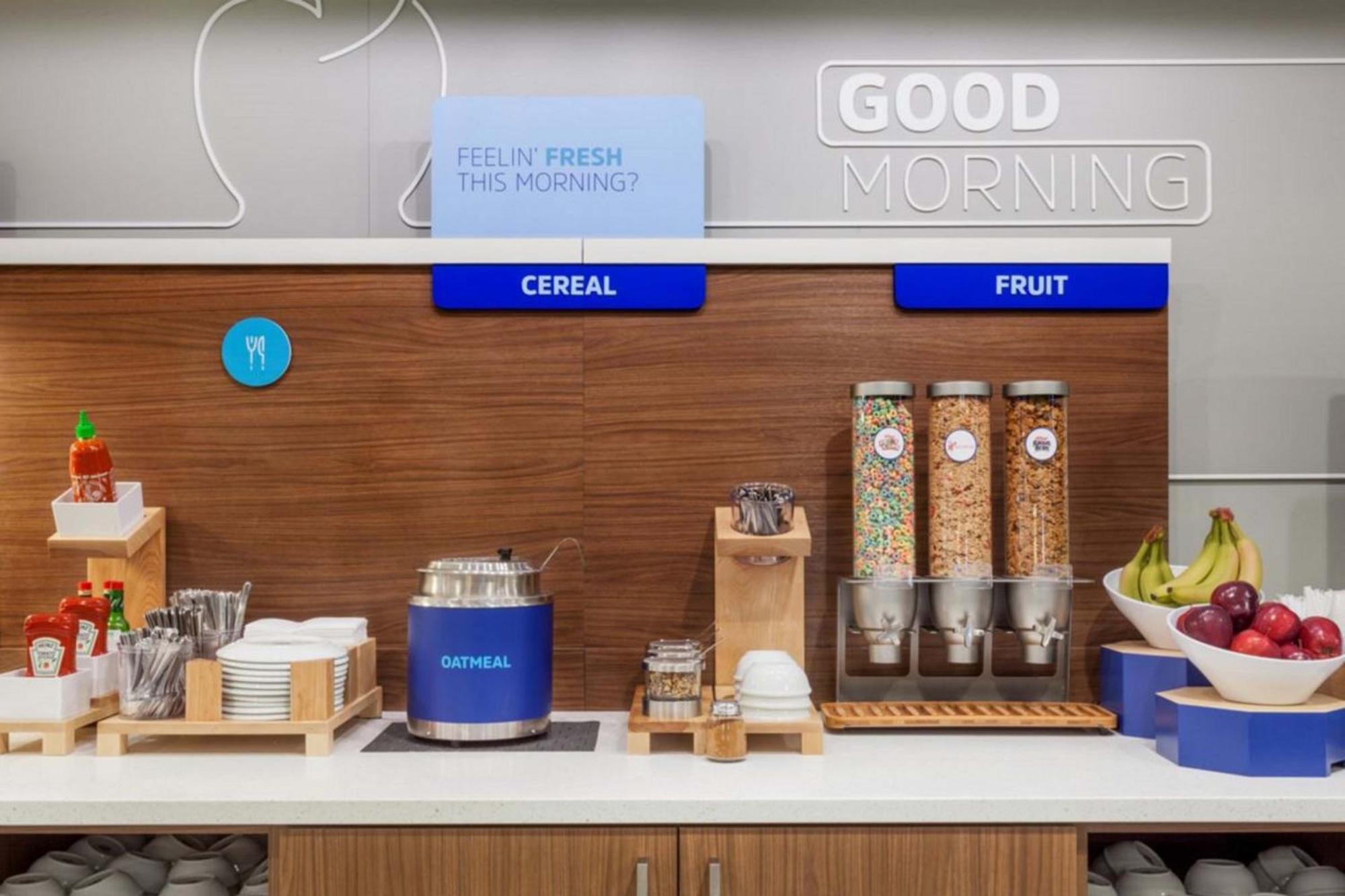 Holiday Inn Express & Suites Terrace By Ihg Εξωτερικό φωτογραφία
