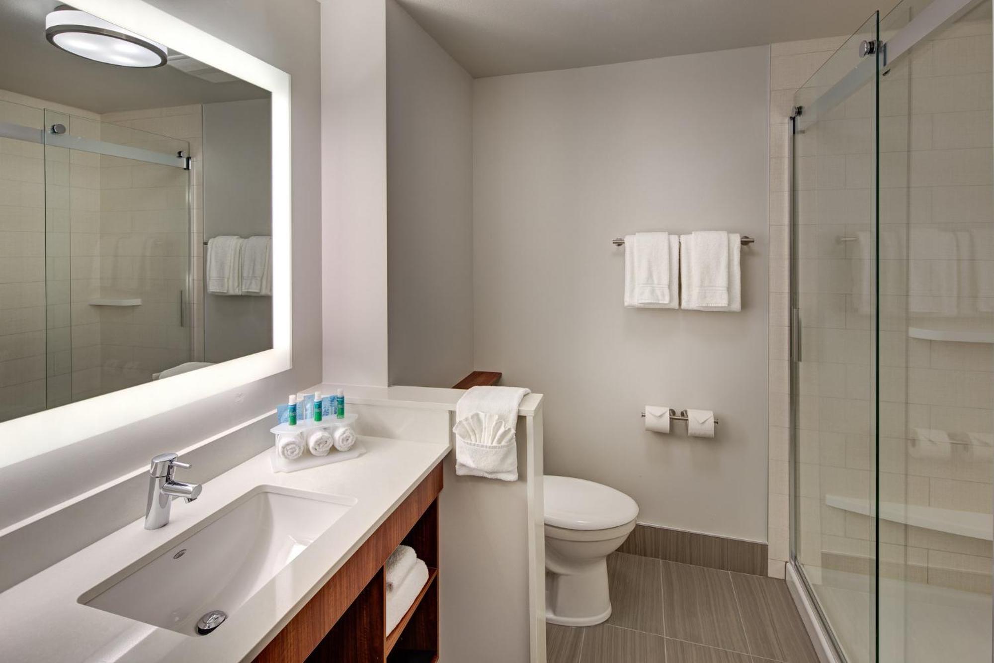 Holiday Inn Express & Suites Terrace By Ihg Εξωτερικό φωτογραφία