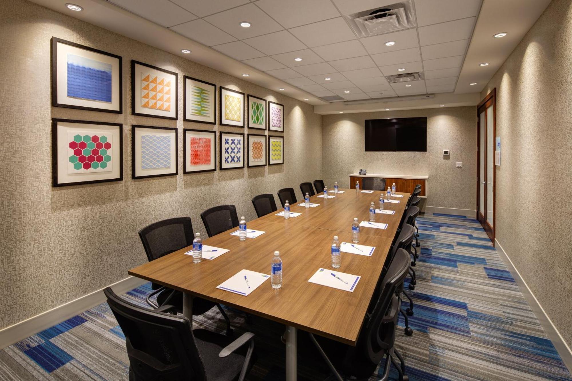 Holiday Inn Express & Suites Terrace By Ihg Εξωτερικό φωτογραφία