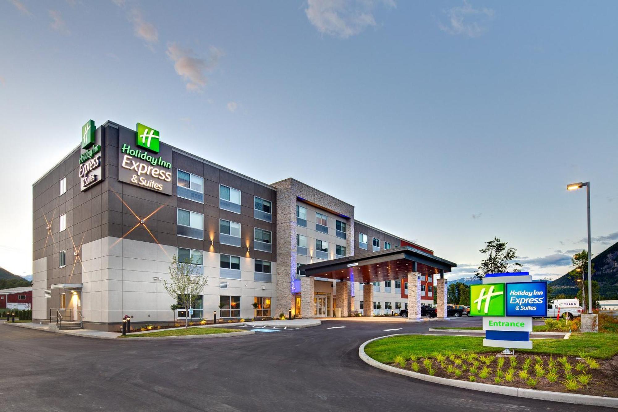 Holiday Inn Express & Suites Terrace By Ihg Εξωτερικό φωτογραφία